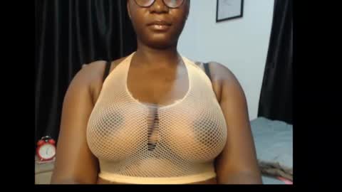 Snapshot of sexy_pearl12 chatting on July 23, 7:06 am zoe online show from July 23, 7:06 am