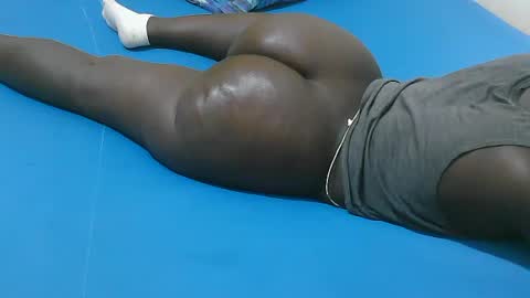 Snapshot of sexy_quincy1 chatting on June 13, 6:39 pm Sexy Quincy online show from June 13, 6:39 pm