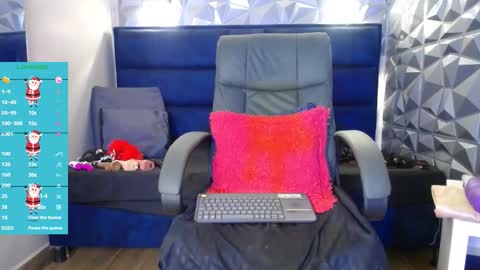 karoline online show from December 3, 4:09 am