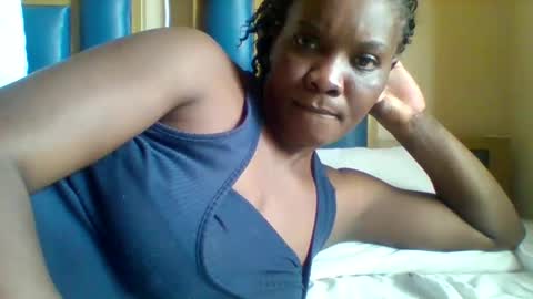 Snapshot of sexy_vivy1 chatting on October 31, 8:04 am sexy_vivy1 online show from October 31, 8:04 am