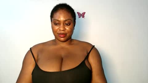 Snapshot of sexy_wetpussyy chatting on December 19, 1:45 am Luna online show from December 19, 1:45 am