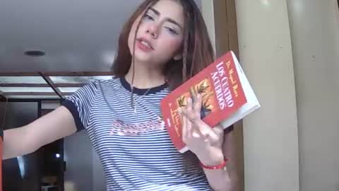Snapshot of sexyaliceskay chatting on June 15, 8:22 pm Alice Skay online show from June 15, 8:22 pm