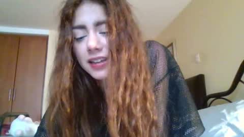 Snapshot of sexyaliceskay chatting on July 10, 2:30 pm Alice Skay online show from July 10, 2:30 pm