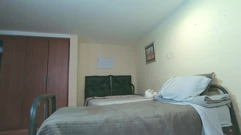 Snapshot of sexyaliceskay chatting on July 17, 2:24 pm Alice Skay online show from July 17, 2:24 pm
