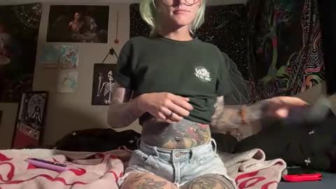 Ollie online show from May 17, 12:08 am