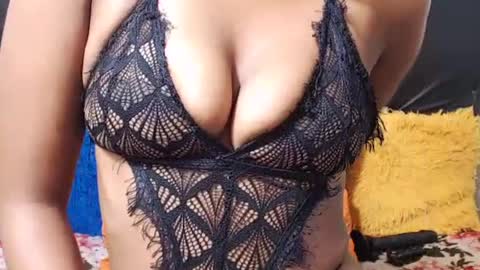 sexyappleass01 online show from August 8, 1:08 am