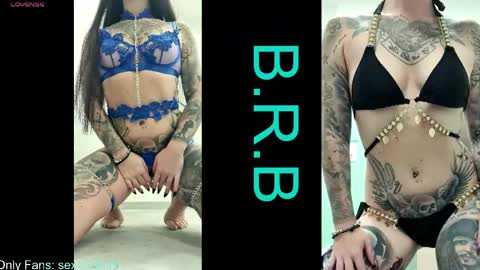 Snapshot of sexyariel15 chatting on June 9, 4:29 pm SexyAriel15 online show from June 9, 4:29 pm