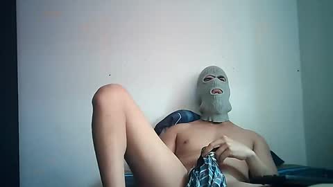 Snapshot of sexyatrevidoo chatting on February 3, 12:25 pm SesyMen online show from February 3, 12:25 pm