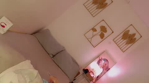 Snapshot of sexybaby2999 chatting on February 11, 12:48 pm Lexie online show from February 11, 12:48 pm