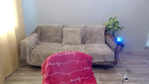 sexybeatriice online show from April 11, 6:29 am