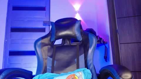 Snapshot of sexyboy_bigclit chatting on May 19, 8:53 am Iker online show from May 19, 8:53 am