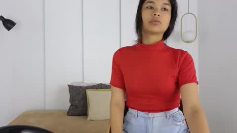 chanell and yina online show from December 15, 1:48 pm