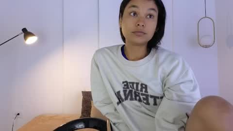 chanell and yina online show from April 15, 1:18 pm