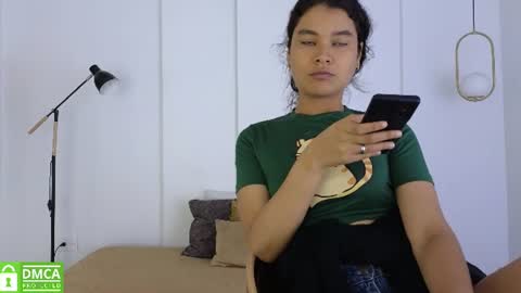 Snapshot of sexychanell_18 chatting on June 27, 1:39 pm chanell and yina online show from June 27, 1:39 pm