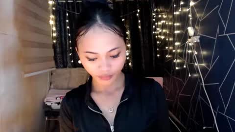 Miss Cheng online show from November 25, 8:47 am