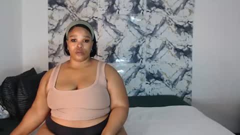 Snapshot of sexychill2000 chatting on June 15, 9:39 pm SEXYCHILL online show from June 15, 9:39 pm