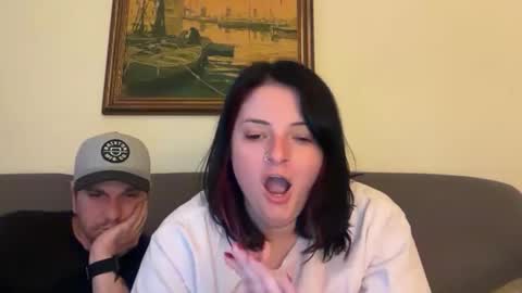 sexycouple41110 online show from April 23, 2:35 am