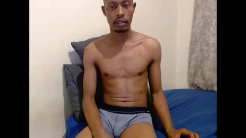 Snapshot of sexycouplexx01 chatting on February 20, 5:24 pm sexycouplexx01 online show from February 20, 5:24 pm