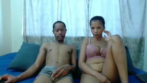 sexycouplexx01 online show from May 4, 6:31 am