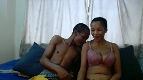 sexycouplexx01 online show from May 7, 7:58 am