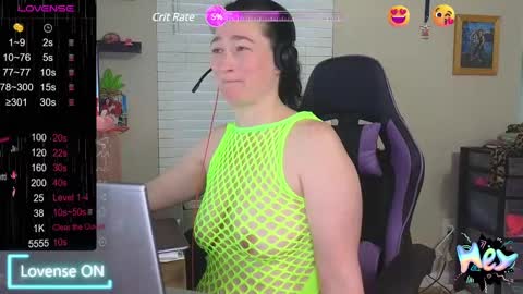 Snapshot of sexydistraction1 chatting on December 20, 10:00 pm SexyDistraction online show from December 20, 10:00 pm