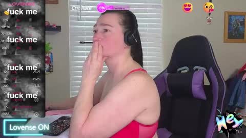 Snapshot of sexydistraction1 chatting on February 19, 7:48 pm SexyDistraction online show from February 19, 7:48 pm