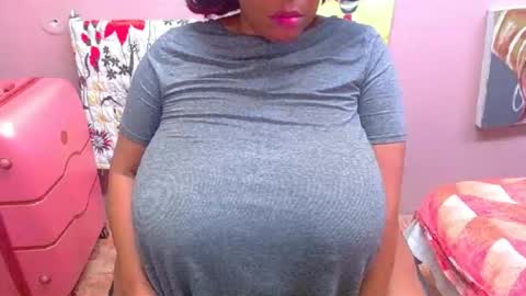 sexyebonylove89 online show from June 28, 11:22 pm