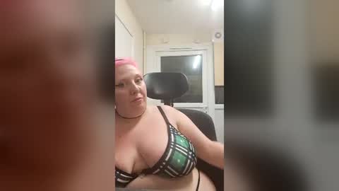 Snapshot of sexyemoprincess chatting on July 14, 9:42 pm Wouldntyouliketoknow online show from July 14, 9:42 pm
