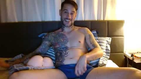 Sexy Fit Daddy online show from April 8, 4:45 am