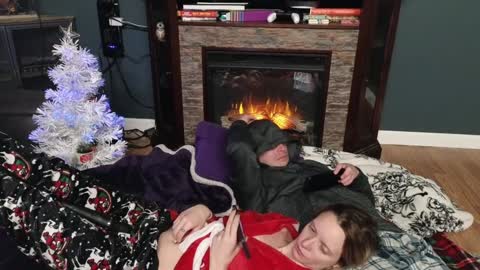 Snapshot of sexygamermomma chatting on December 23, 5:39 am sexygamermomma online show from December 23, 5:39 am