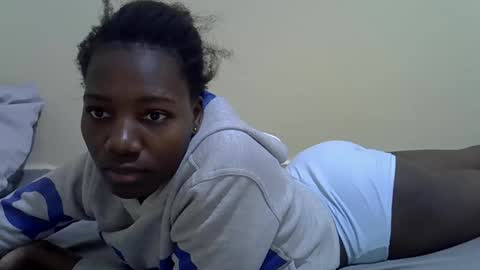 Snapshot of sexyghurl12 chatting on October 5, 6:34 am sexyghurl12 online show from October 5, 6:34 am