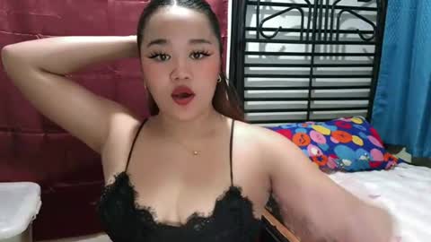 Snapshot of sexyheartyy chatting on July 7, 6:05 am Heart online show from July 7, 6:05 am