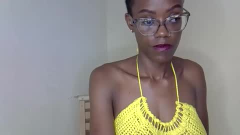 SexyHollyMontana1111 online show from March 15, 8:20 am