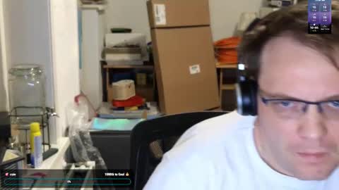 Snapshot of sexyhotboy87 chatting on December 16, 6:43 am Henry online show from December 16, 6:43 am