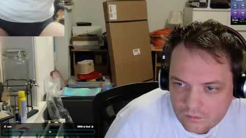 Snapshot of sexyhotboy87 chatting on December 17, 7:07 am Henry online show from December 17, 7:07 am