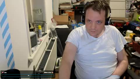 Snapshot of sexyhotboy87 chatting on January 21, 5:49 am Henry online show from January 21, 5:49 am