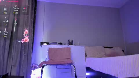 Snapshot of sexyjasmin19 chatting on June 23, 3:04 am Jasmin online show from June 23, 3:04 am