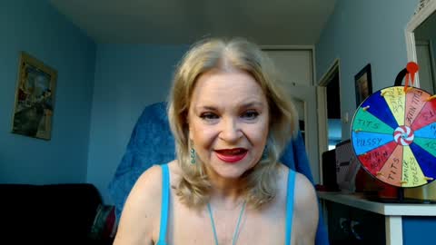 Snapshot of sexyjennyeu chatting on December 4, 11:41 am Jenny online show from December 4, 11:41 am