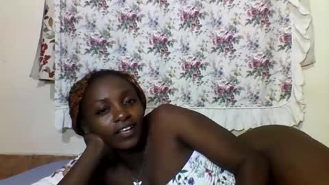 Snapshot of sexyjoane chatting on January 26, 3:27 am JOAN online show from January 26, 3:27 am