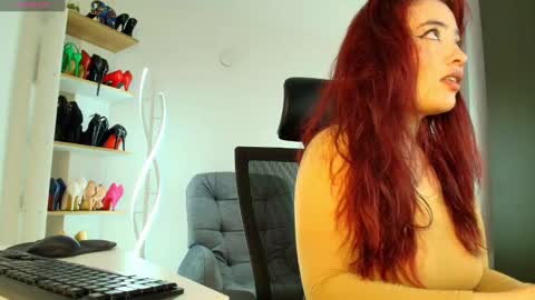 Snapshot of sexykata_s chatting on October 7, 3:36 am katalina larson online show from October 7, 3:36 am