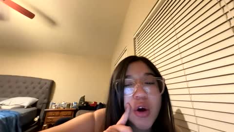 sexylatina22493587 online show from March 4, 6:08 am