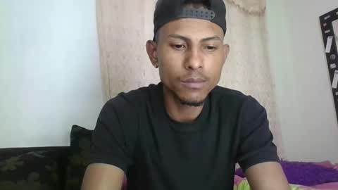 Snapshot of sexyleon69 chatting on November 4, 4:11 am Sexy leon online show from November 4, 4:11 am