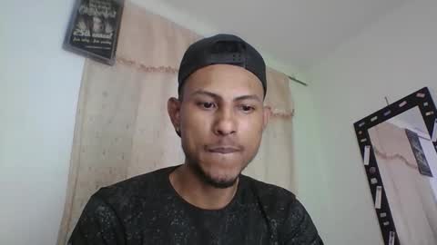 Snapshot of sexyleon69 chatting on November 6, 10:32 pm Sexy leon online show from November 6, 10:32 pm