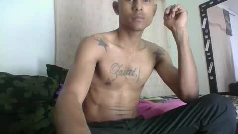 Snapshot of sexyleon69 chatting on December 4, 7:06 am Sexy leon online show from December 4, 7:06 am