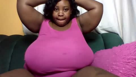 Snapshot of sexylo52 chatting on May 25, 10:21 am sexylo52 online show from May 25, 10:21 am