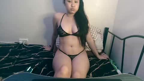 Snapshot of sexylove212002 chatting on January 1, 10:56 pm Lily online show from January 1, 10:56 pm