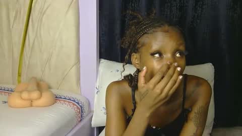 Snapshot of sexyluha chatting on April 28, 10:15 pm sexyluha online show from April 28, 10:15 pm
