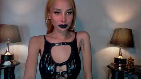 Queen Sofia online show from May 22, 2:55 pm