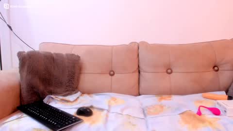 Snapshot of sexymaja77 chatting on February 8, 5:08 am David online show from February 8, 5:08 am