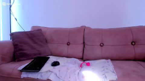 Snapshot of sexymaja77 chatting on March 9, 8:51 am David online show from March 9, 8:51 am